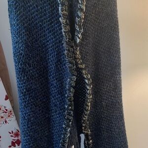 Sweater vest with fringe. Size large.